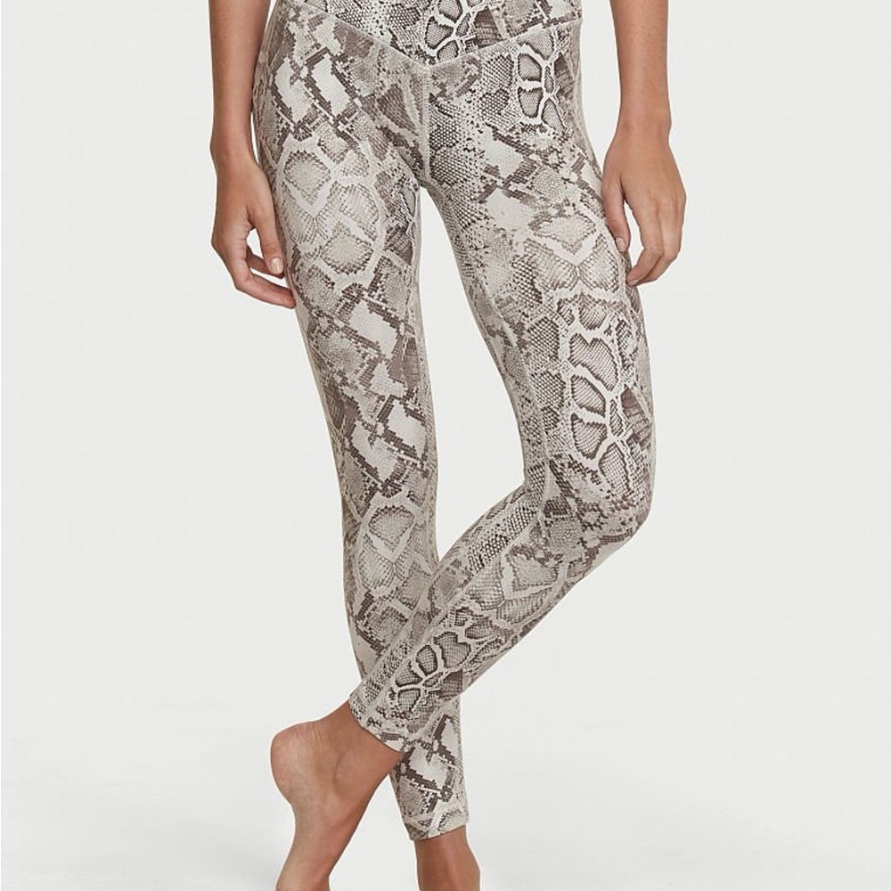 Victoria's Secret Reptile Snake Print Leggings - NWT